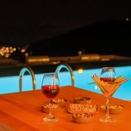 Moti House - Hill Vila